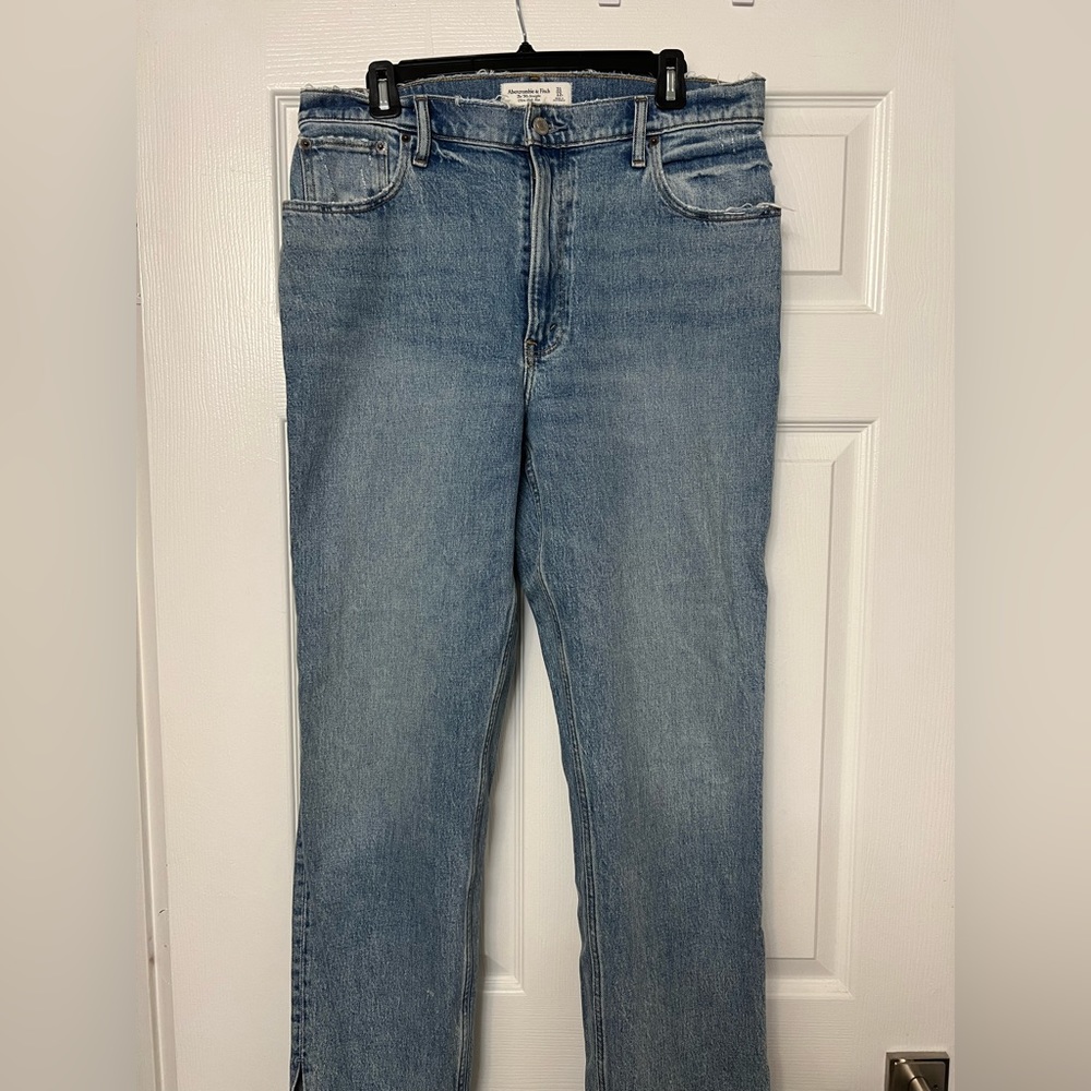 Abercrombie & Fitch Straight Leg, Ultra High Rise Jeans